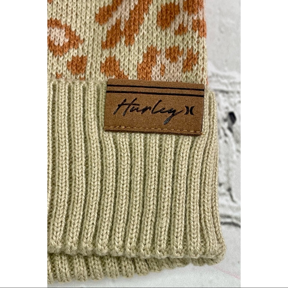 Hurley Vermont Pom Beanie NWT! - Picture 8 of 10